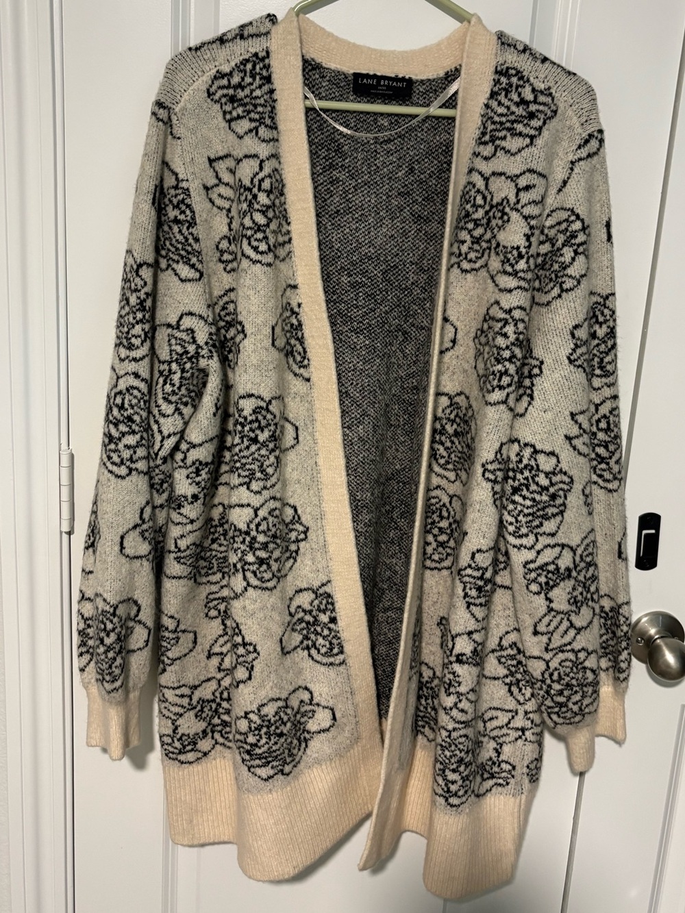 Lane Bryant Cream & Black Floral Open-Front Cardigan